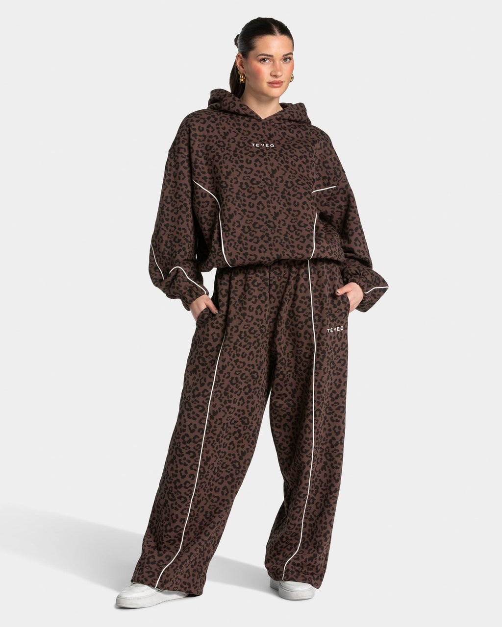 Contrastline Hooded Sweater "Leo Espresso"