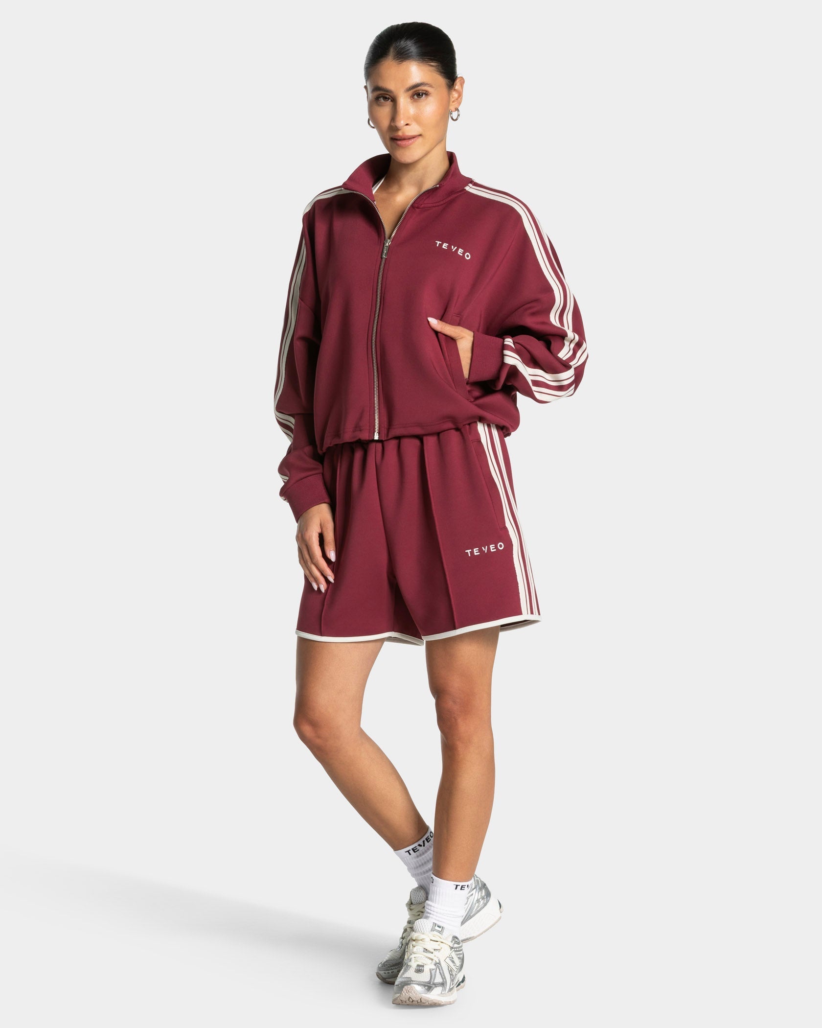 Club Cropped Zip Jacke "Weinrot"