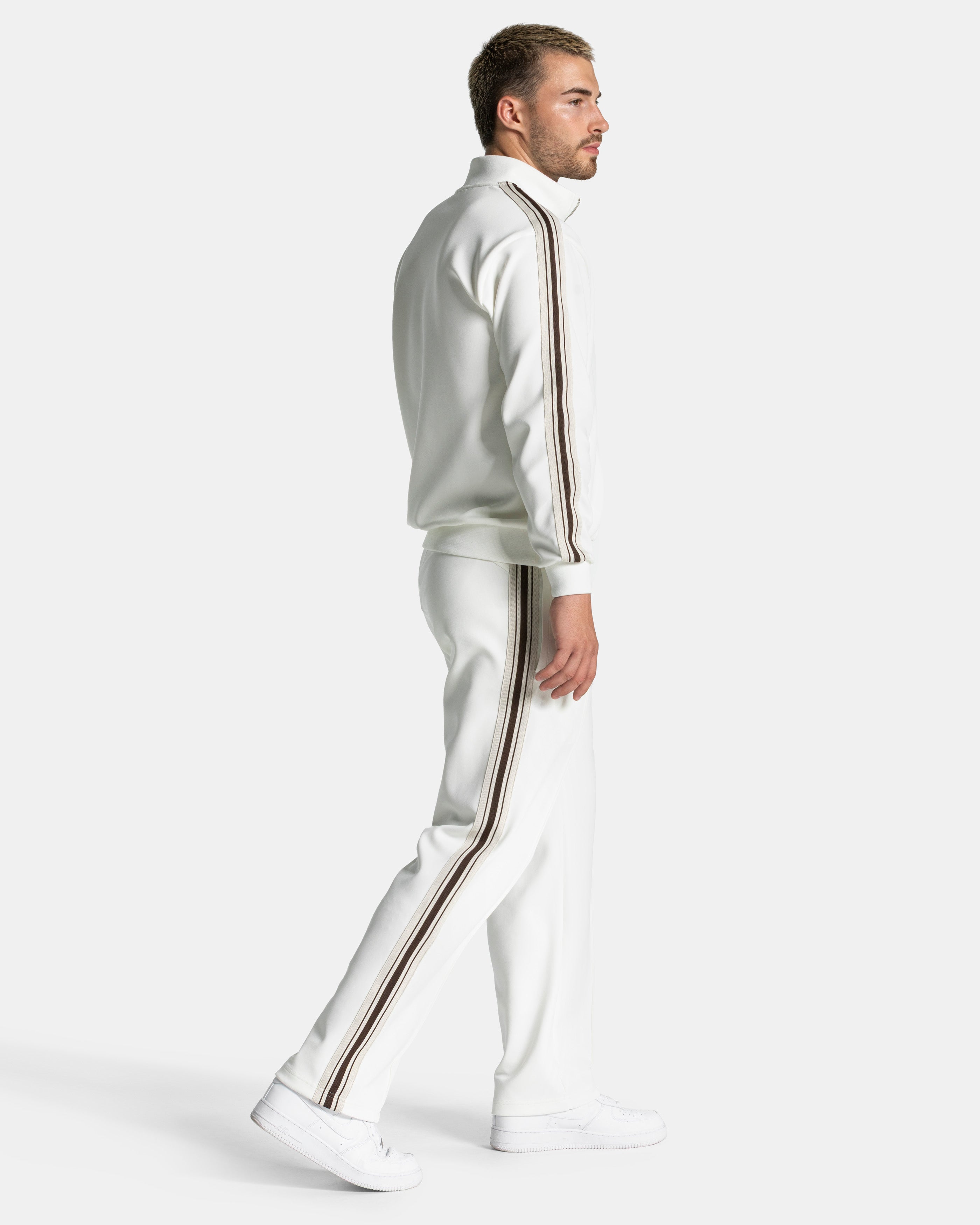 Club Straight Leg Jogger "Off White"