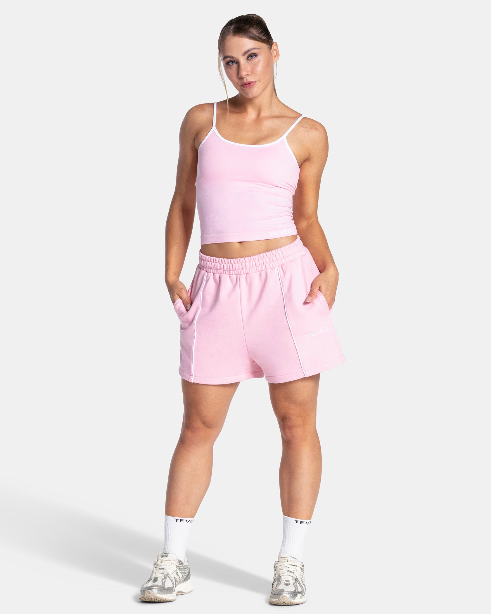 Contrastline Oversized Shorts "True Pink"