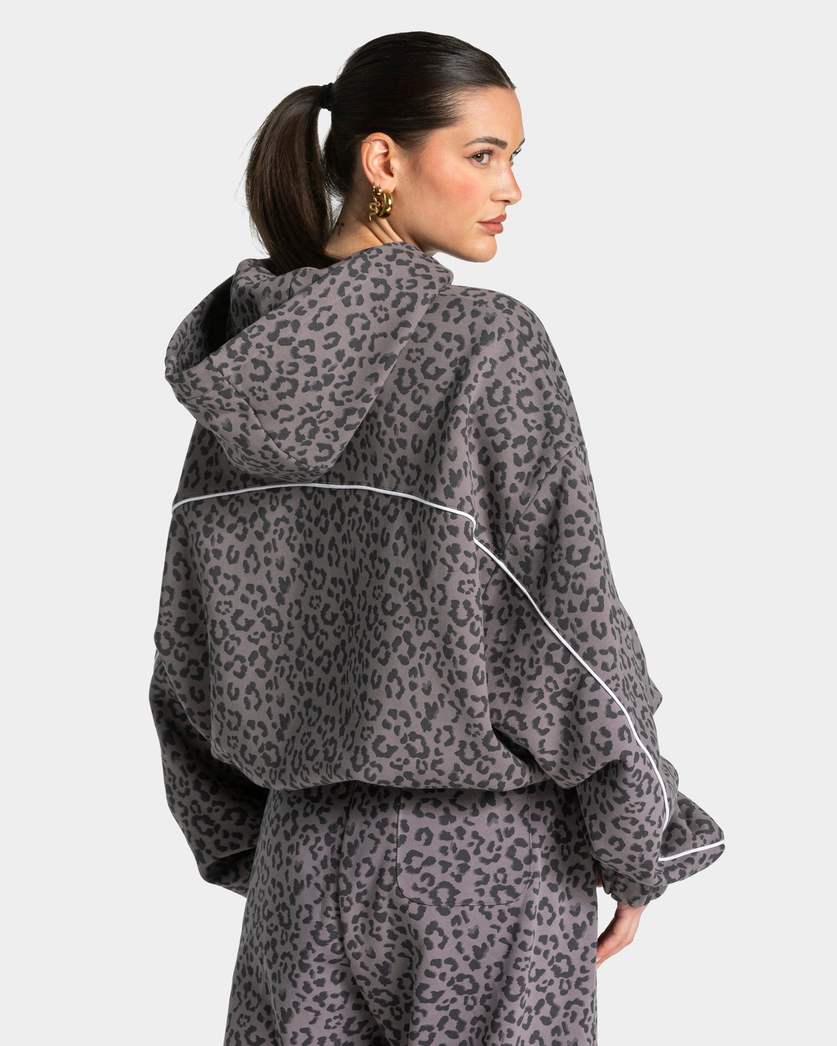 Contrastline Hooded Sweater "Leo Graphit"