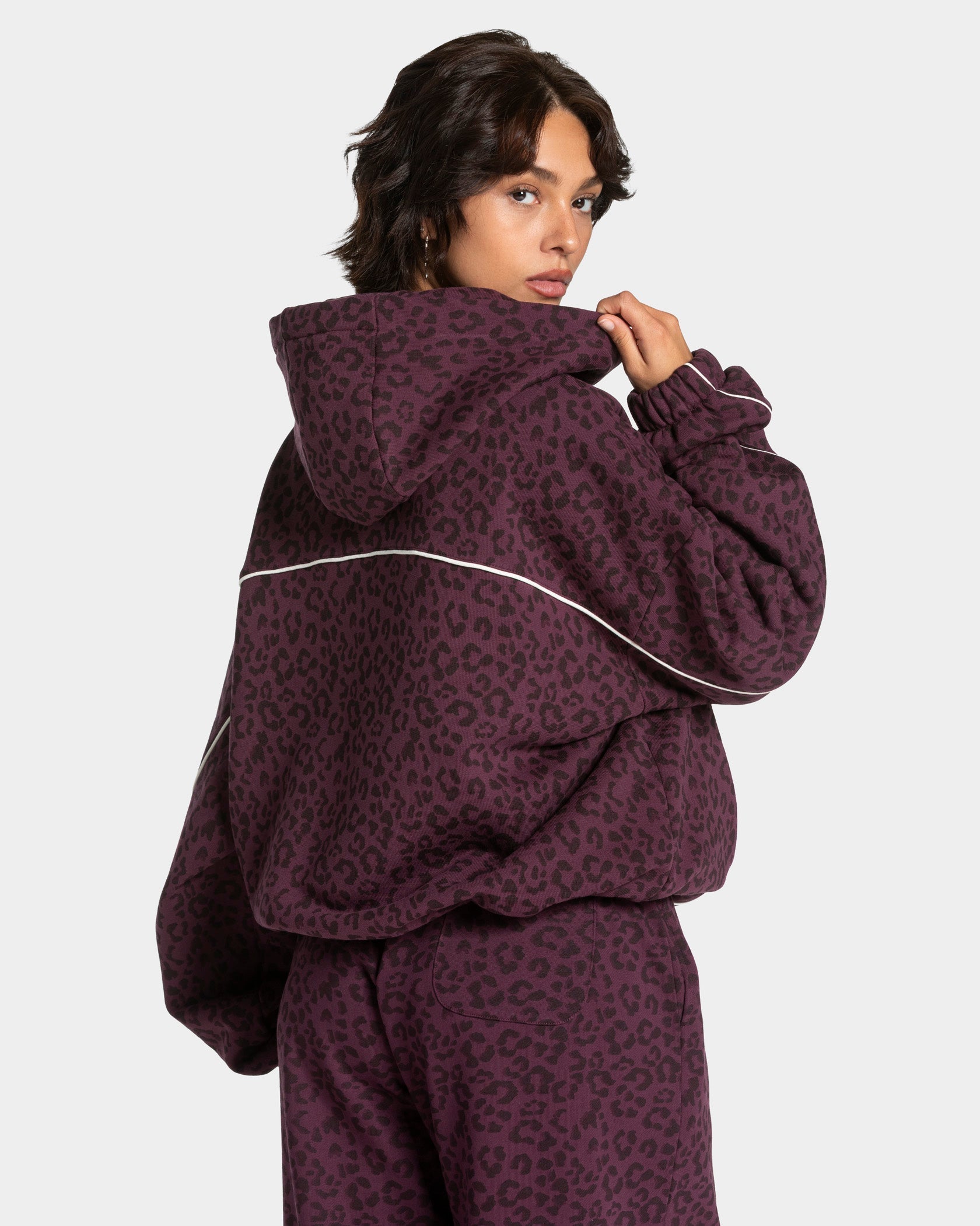 Contrastline Hooded Sweater "Leo Merlot"