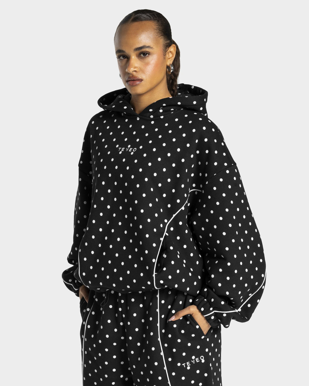 Contrastline Hooded Sweater "Polkadot Schwarz"