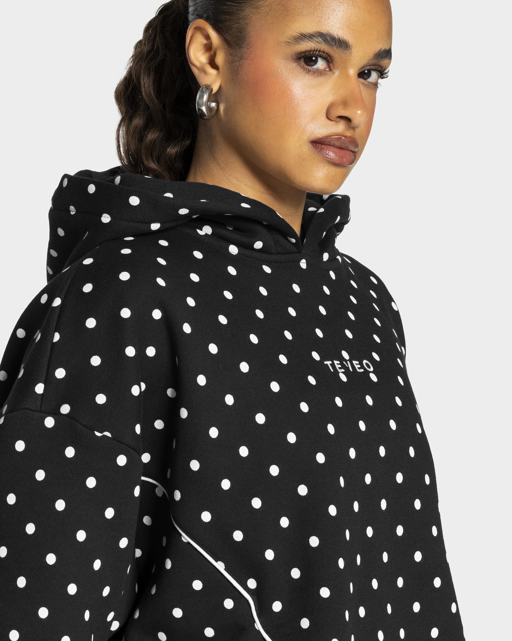 Contrastline Hooded Sweater "Polkadot Schwarz"