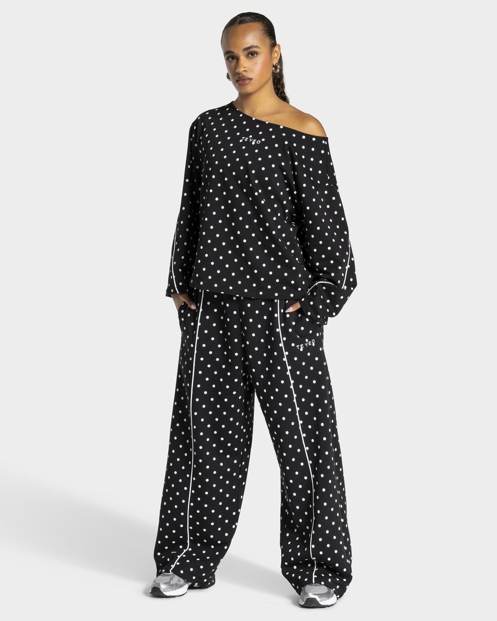 Contrastline Wide Leg Jogger "Polkadot Schwarz"