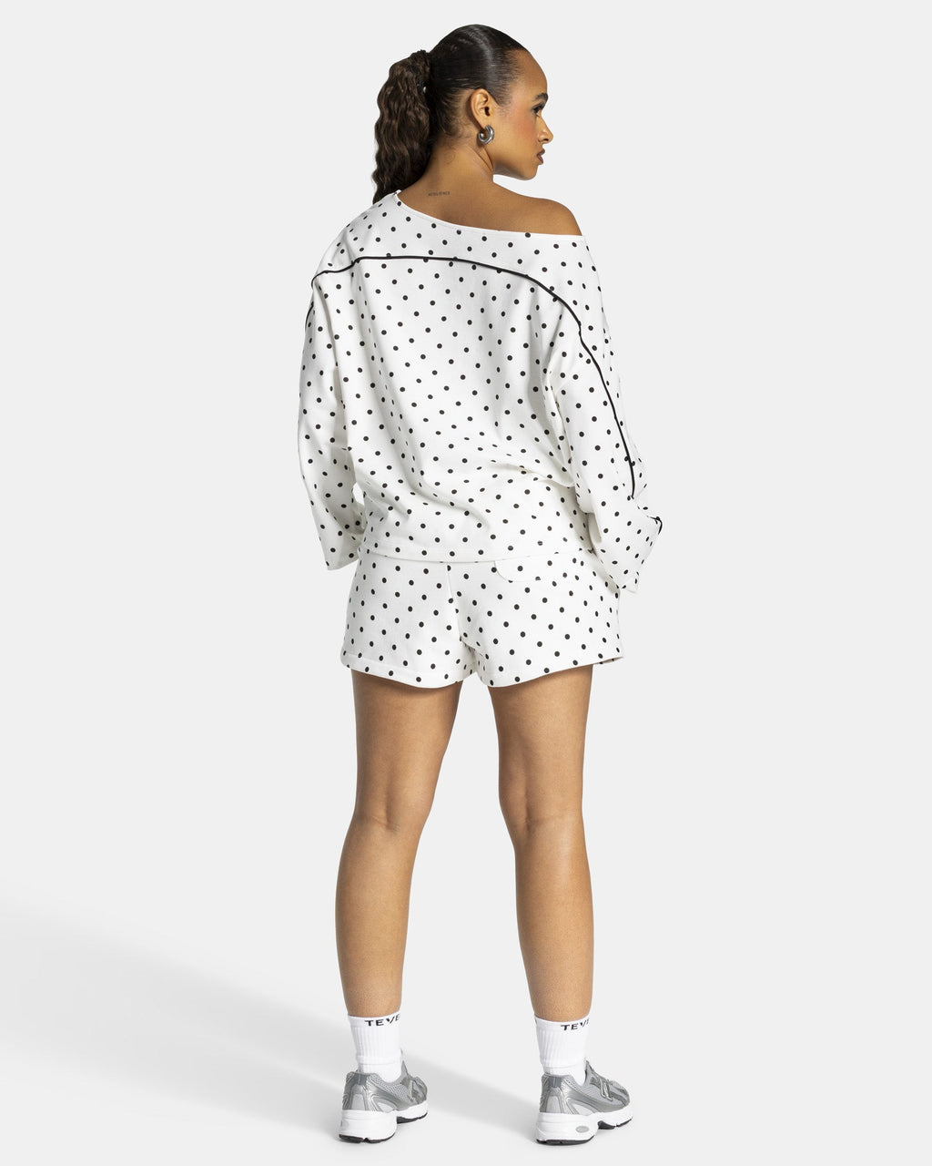 Contrastline Oversized Shorts "Polkadot Weiß"