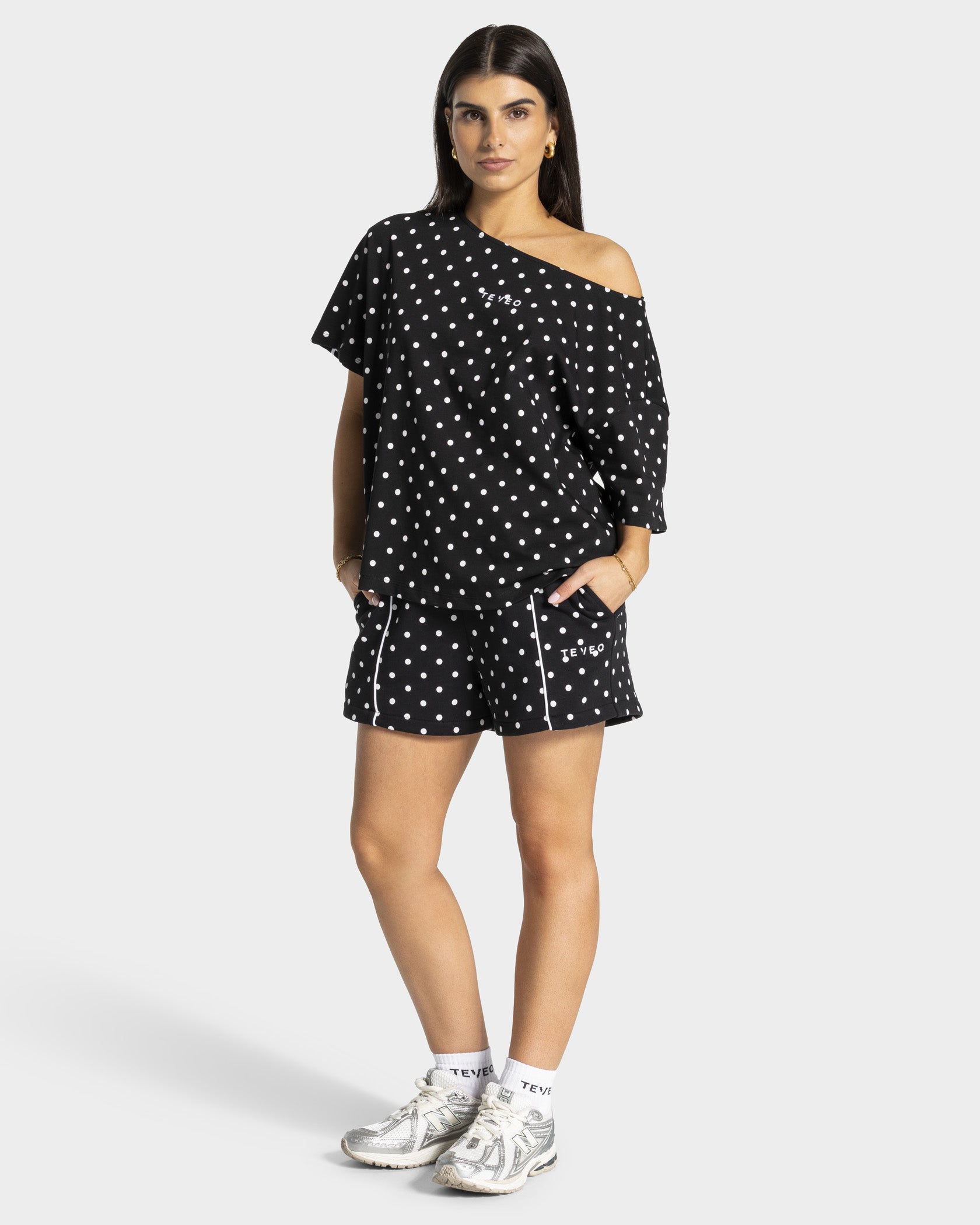 Contrastline Off-Shoulder T-Shirt "Polkadot Schwarz"