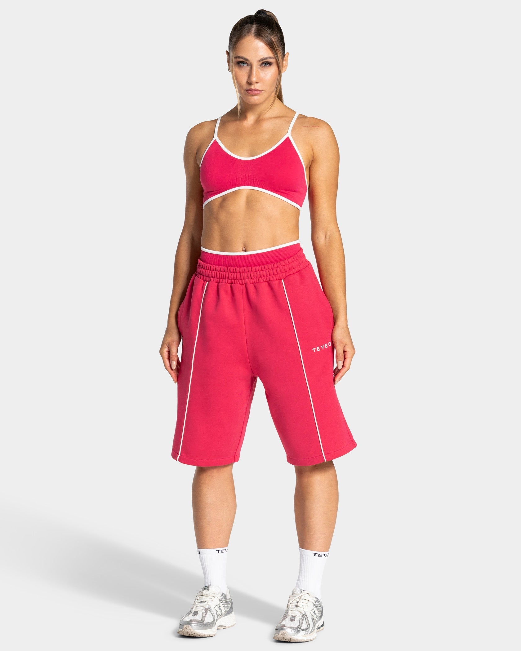 Contrastline Oversized Jorts "Berry"