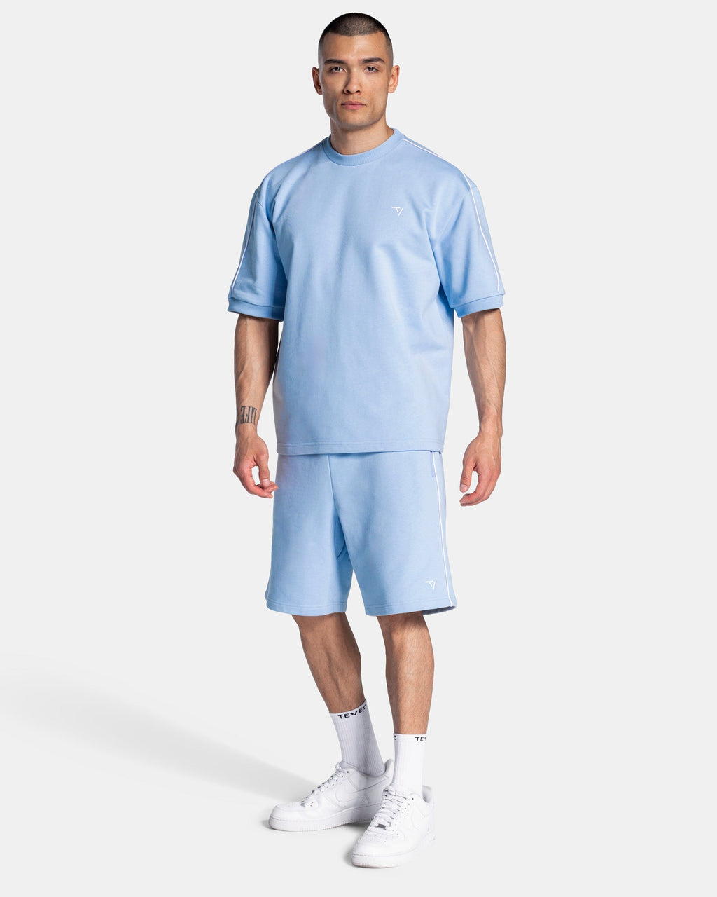 Contrastline Shorts "Babyblau"