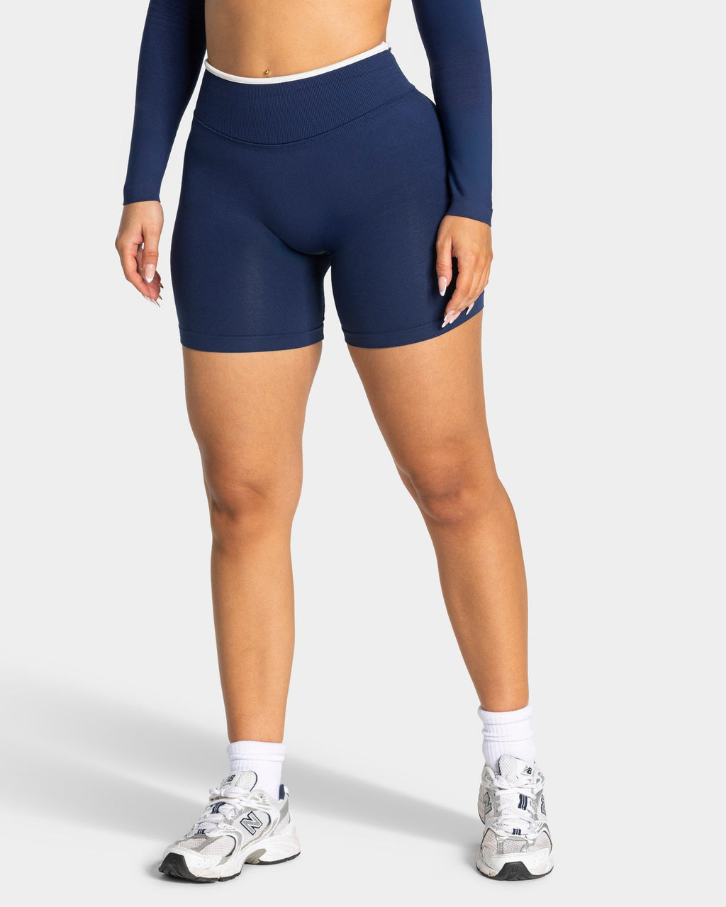 Contrastline Sculpt Scrunch Shorts "Dunkelblau"