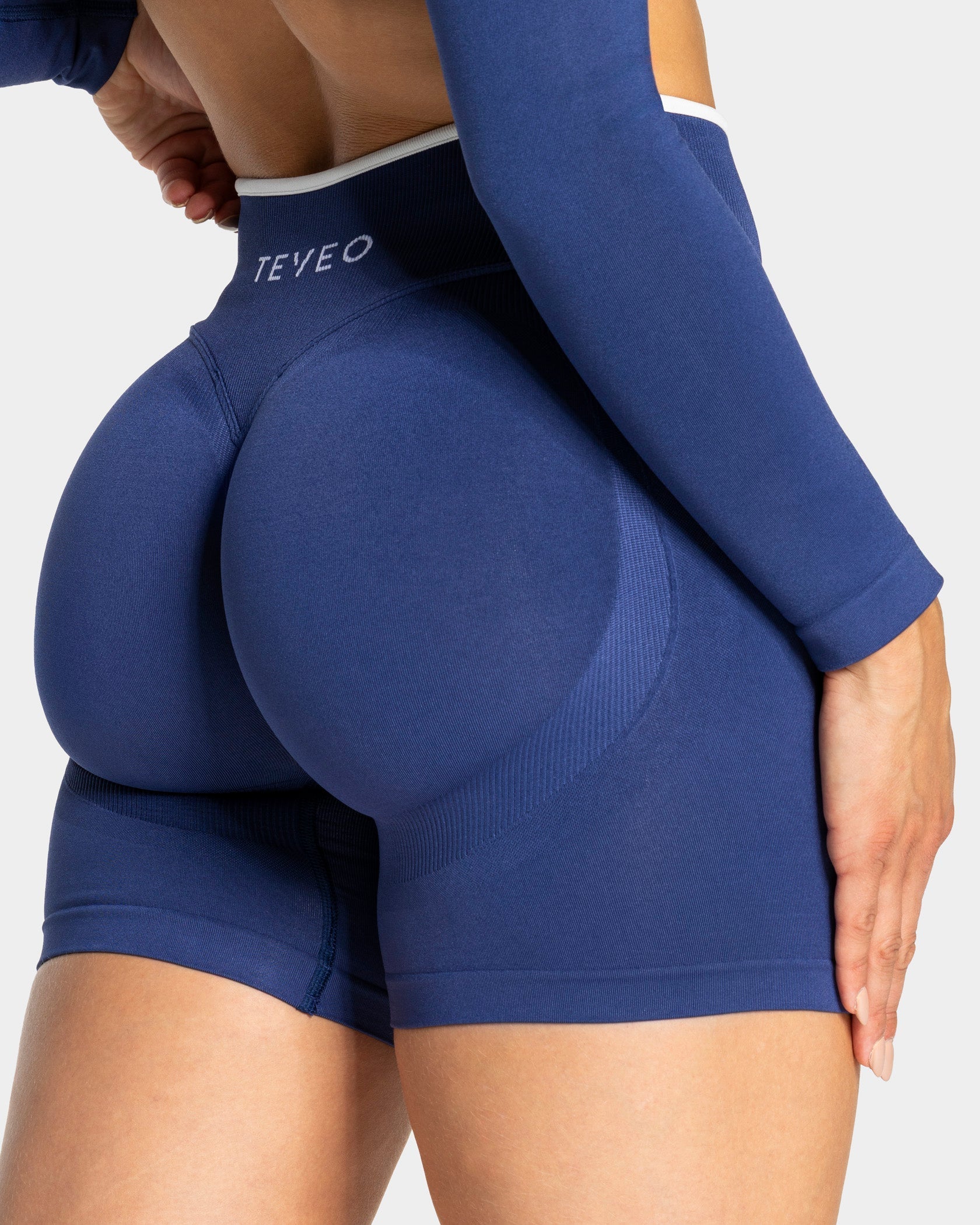 Contrastline Sculpt Scrunch Shorts "Indigo"