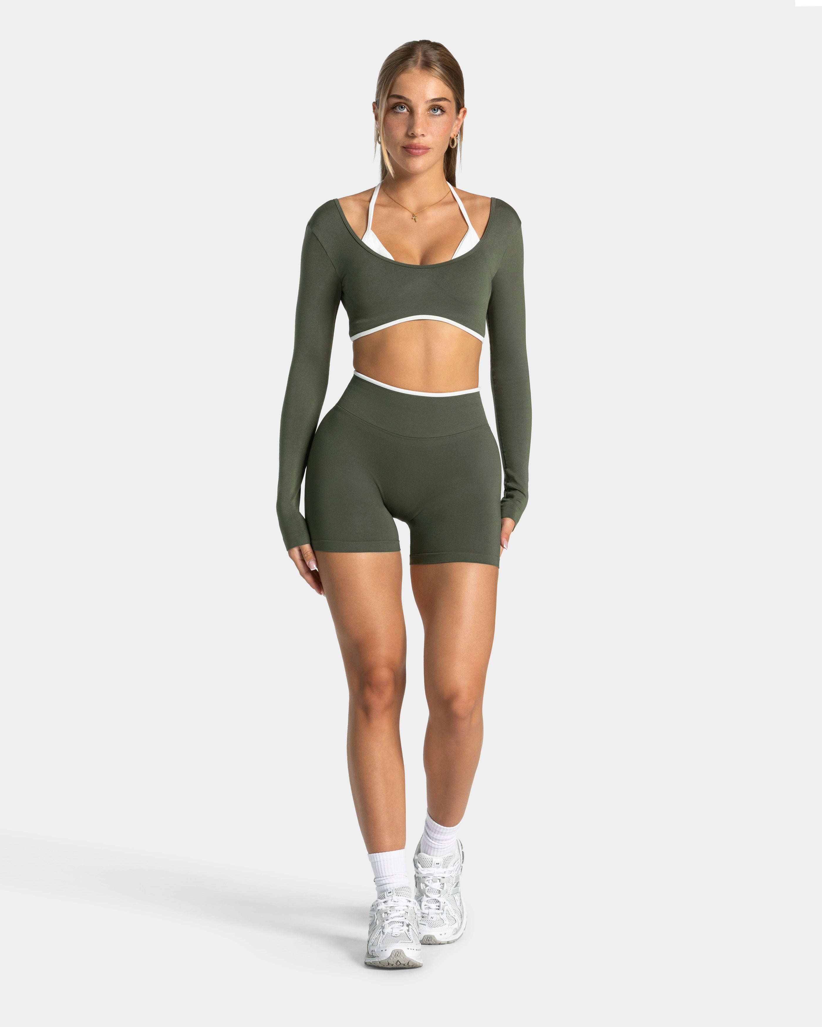 Contrastline Sculpt Scrunch Shorts "Khaki"