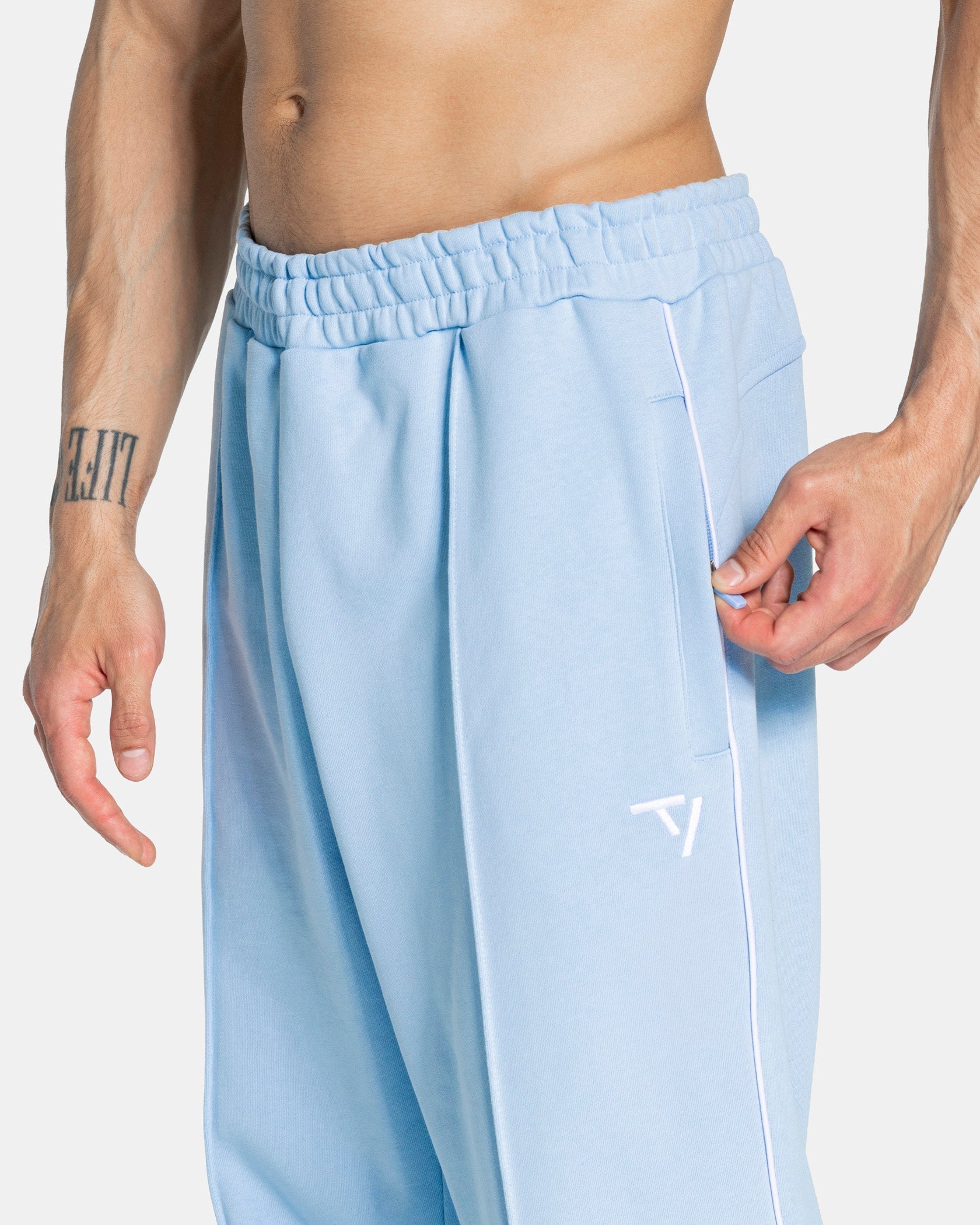 Contrastline Straight Leg Jogger "Babyblau"