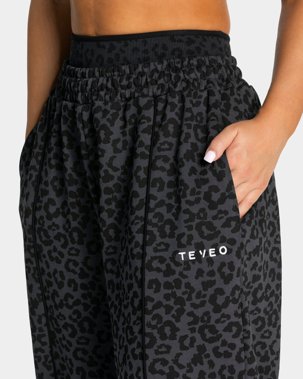 Contrastline Wide Leg Jogger "Leo Schwarz"