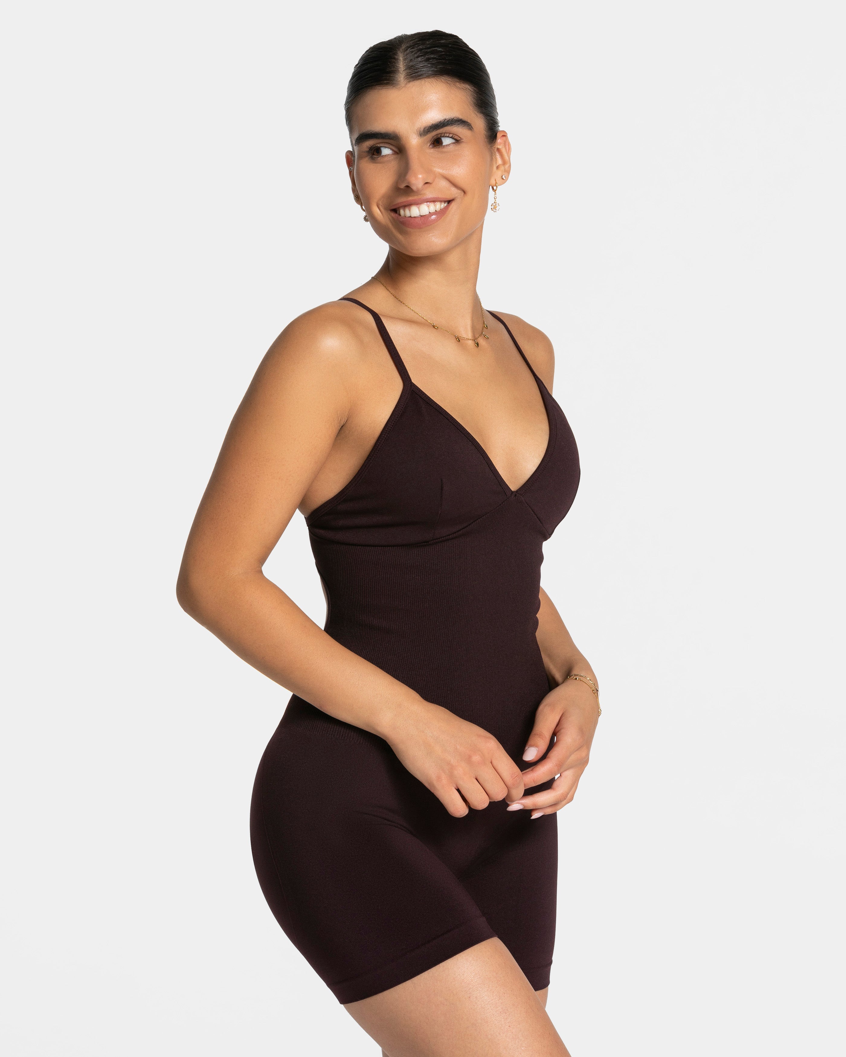 Essence V-Back Covert Scrunch Shorts Jumpsuit "Merlot"