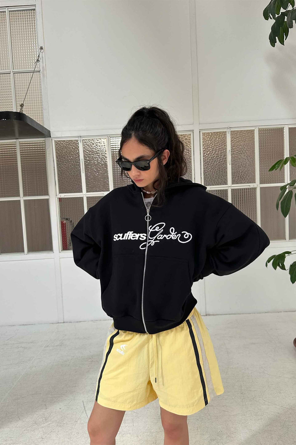 Garden Black Zipper
