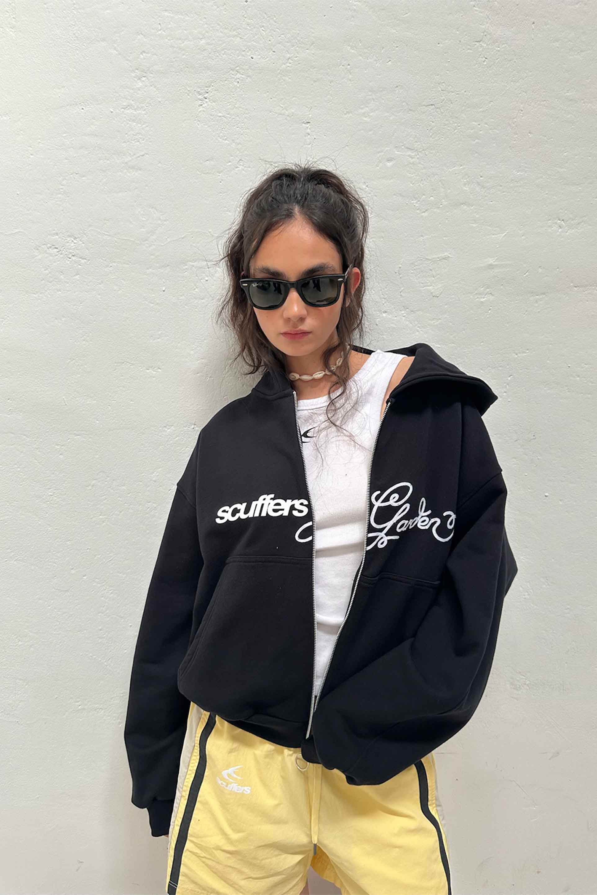 Garden Black Zipper