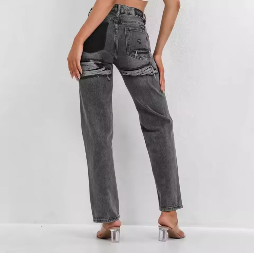 RIPPED | STRAIGHT LEG JEANS