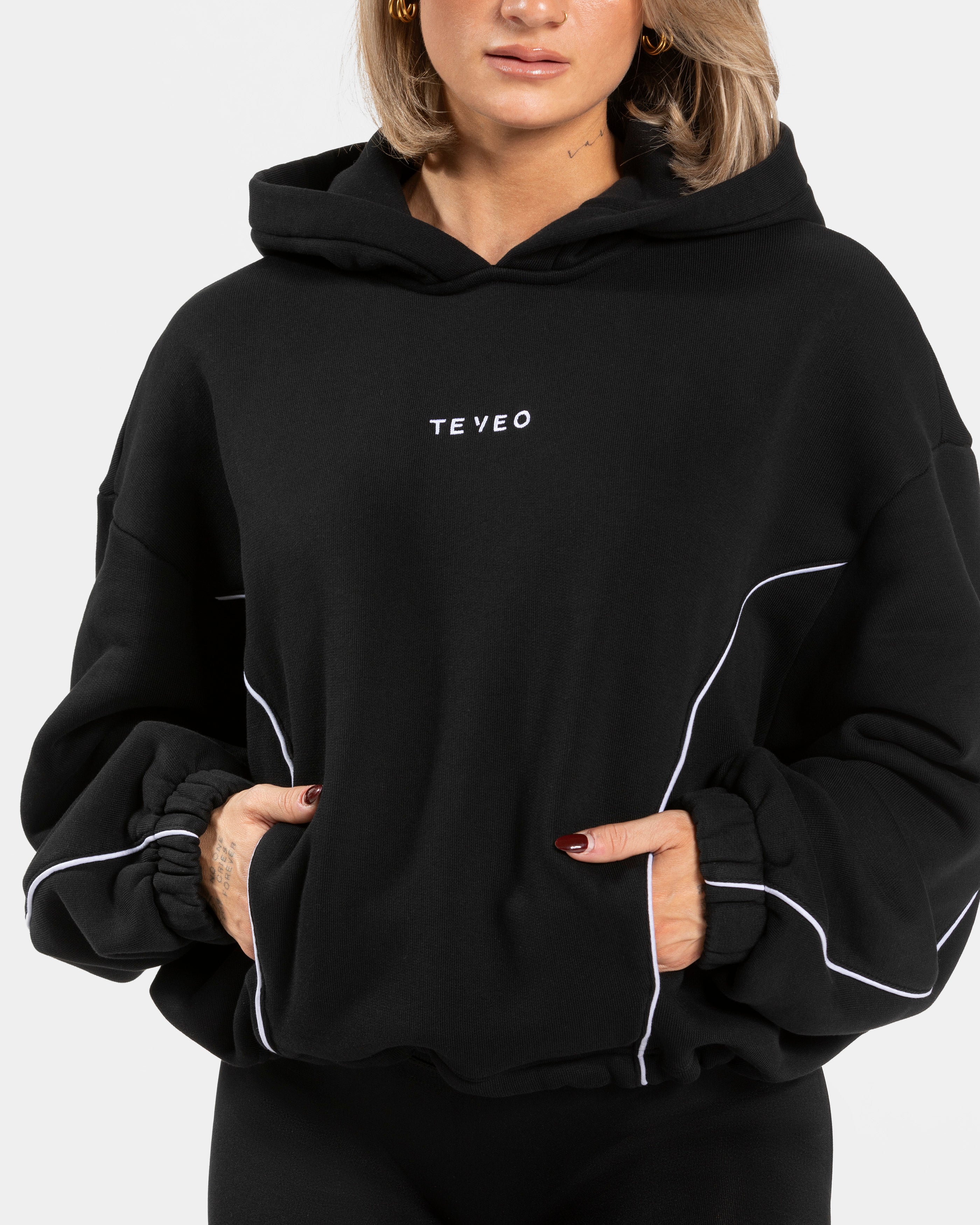 Contrastline Hooded Sweater "Schwarz"