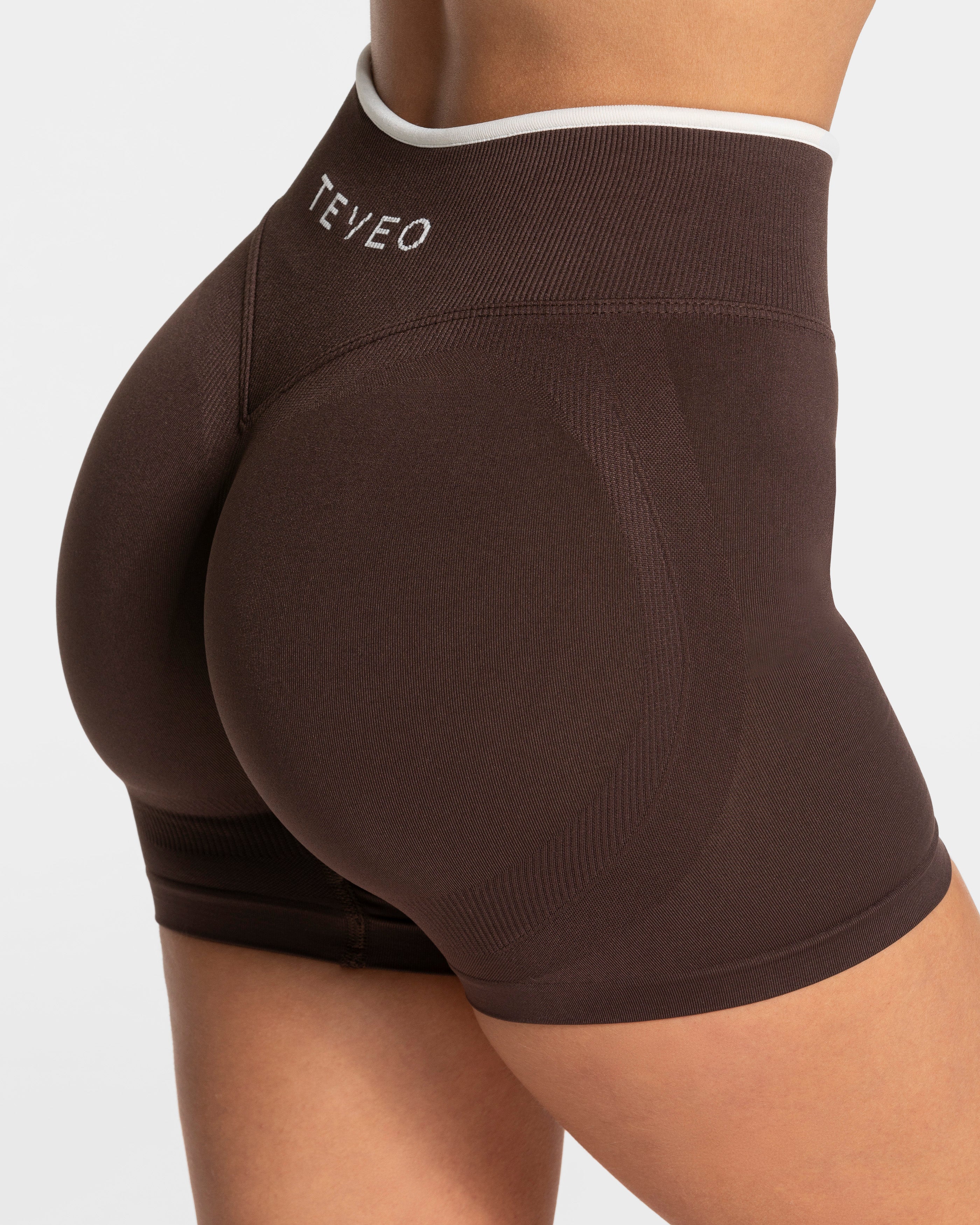 Contrastline Sculpt Scrunch Shorts "Espresso"