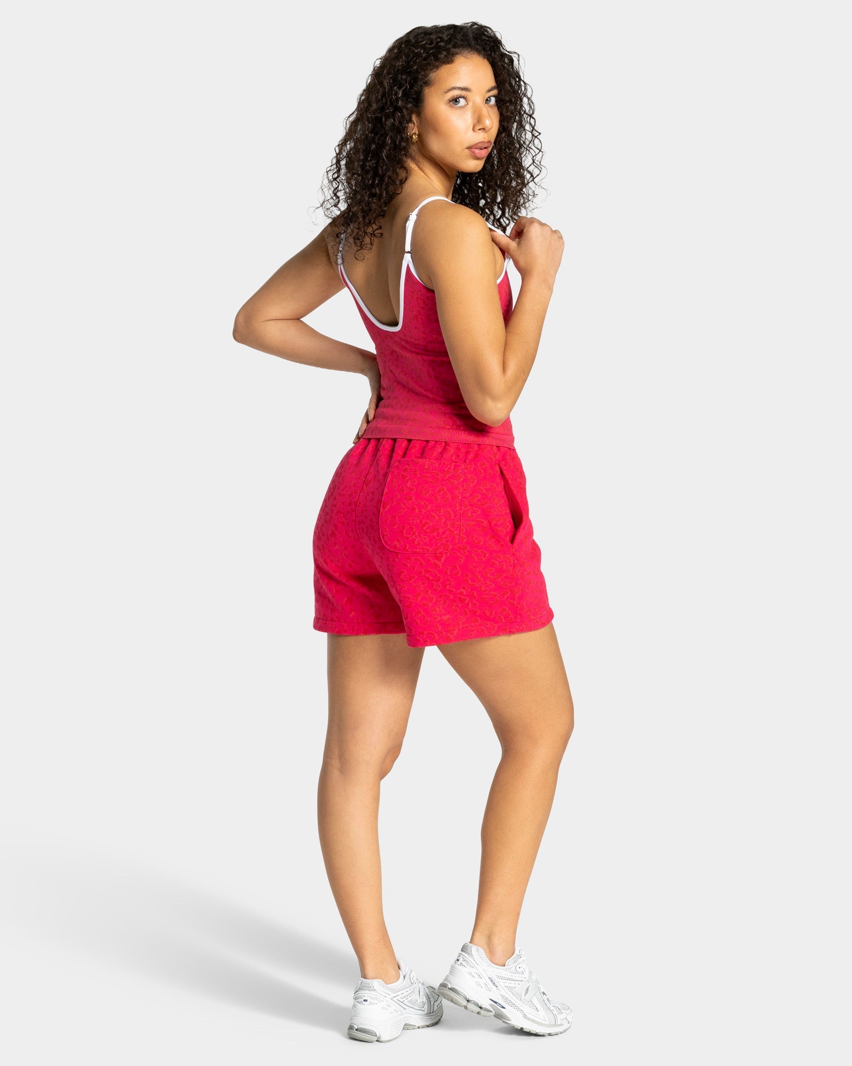 Contrastline Oversized Shorts "Leo Berry"
