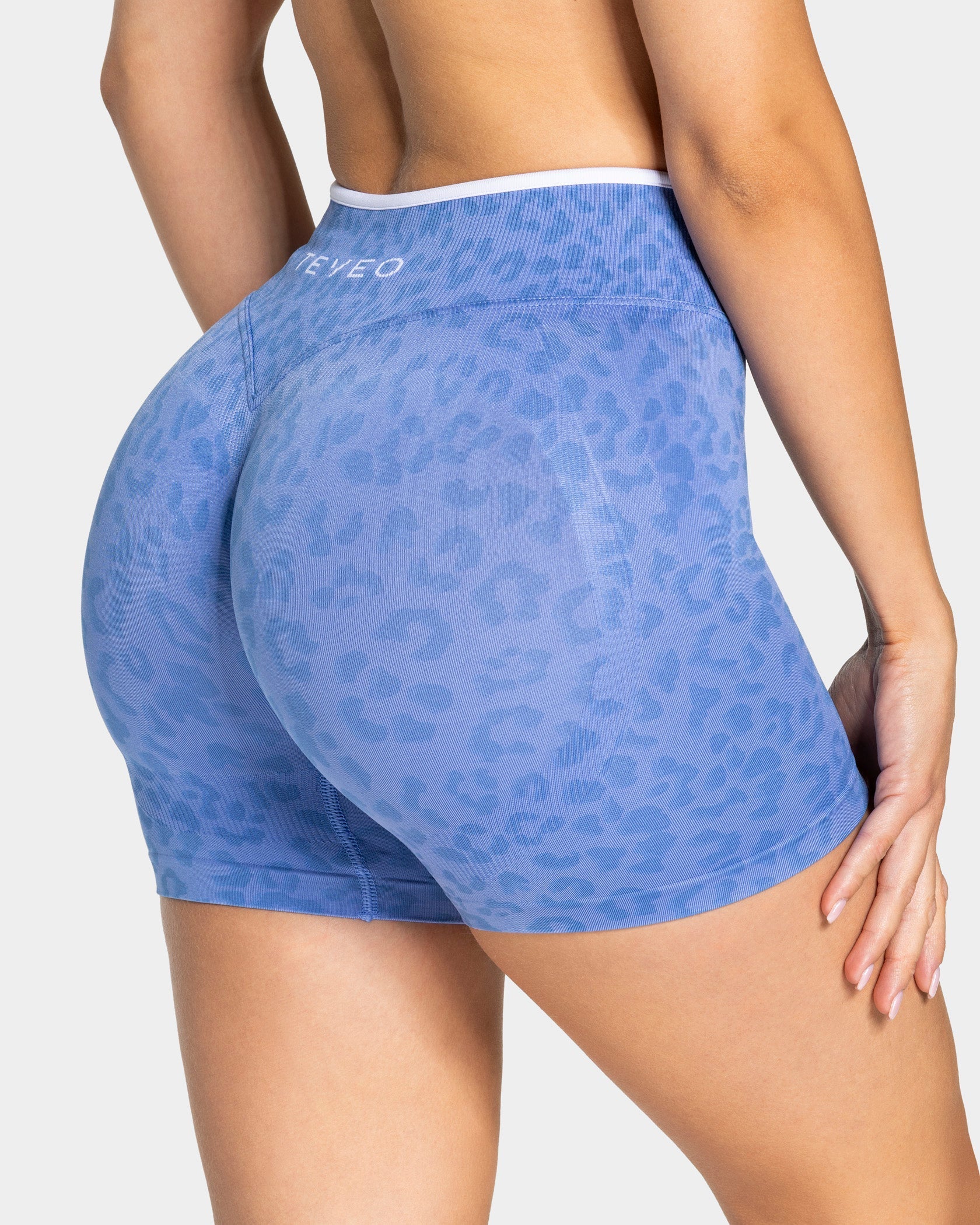 Contrastline Shorts "Leo Azure"
