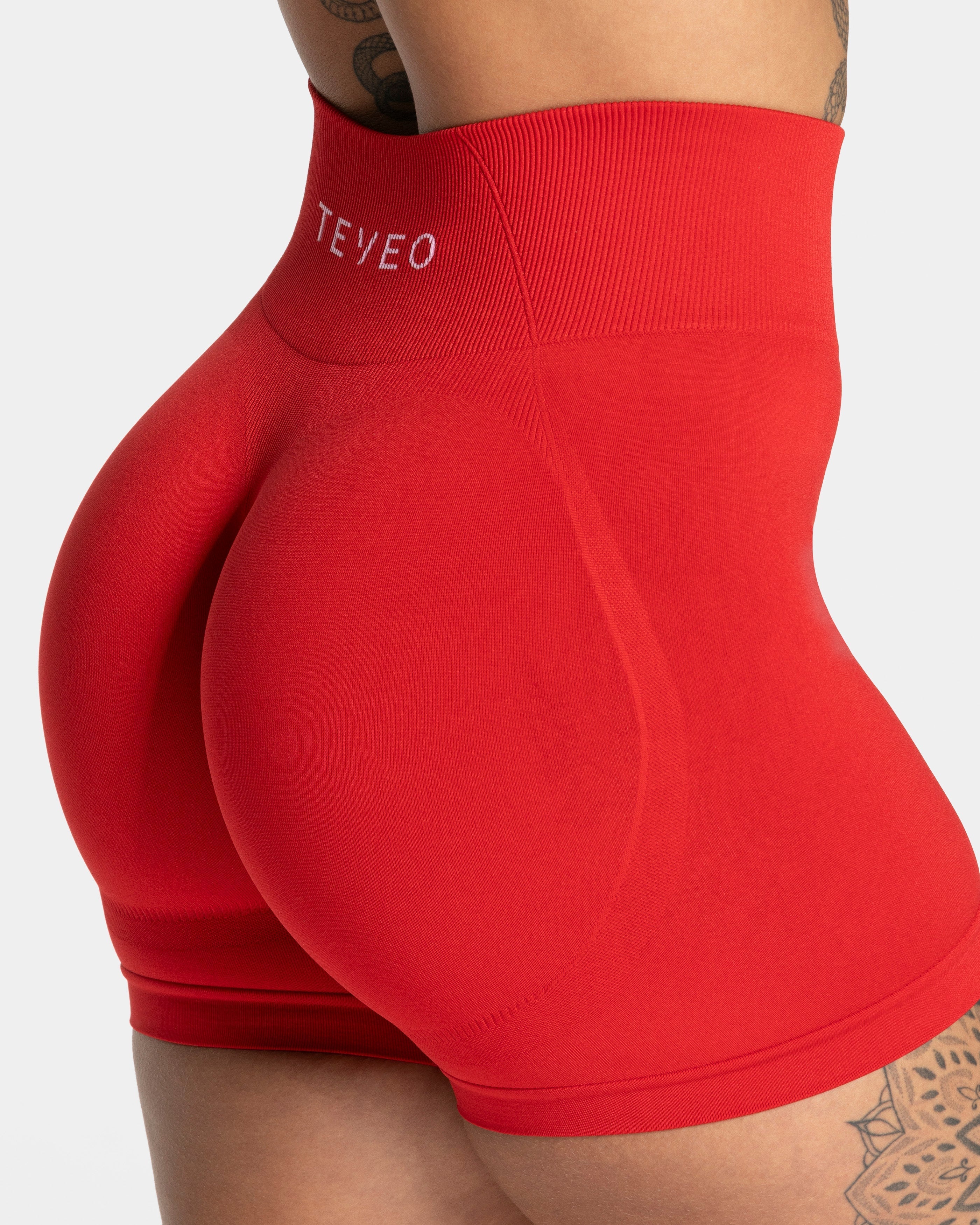 Pure Covert Scrunch Shorts  "Rot"