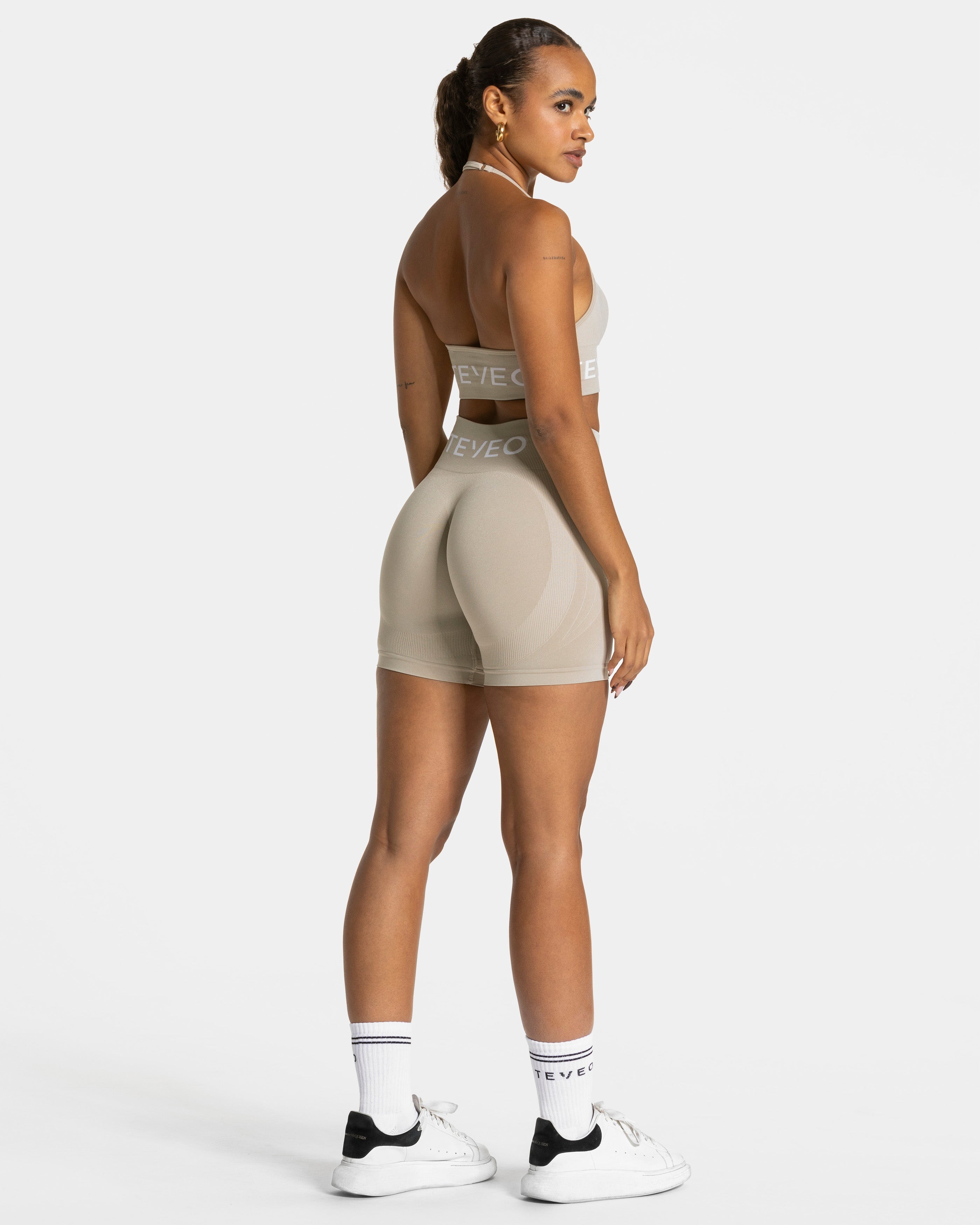 Signature Covert Scrunch Shorts "Latte"