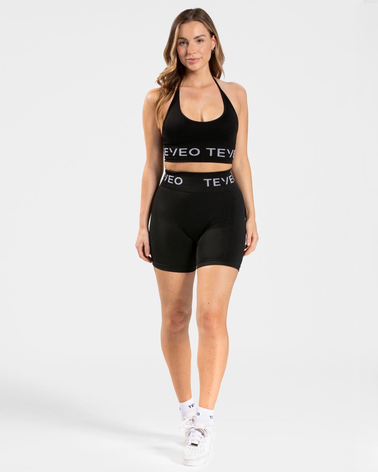 Signature Covert Scrunch Shorts "Schwarz"