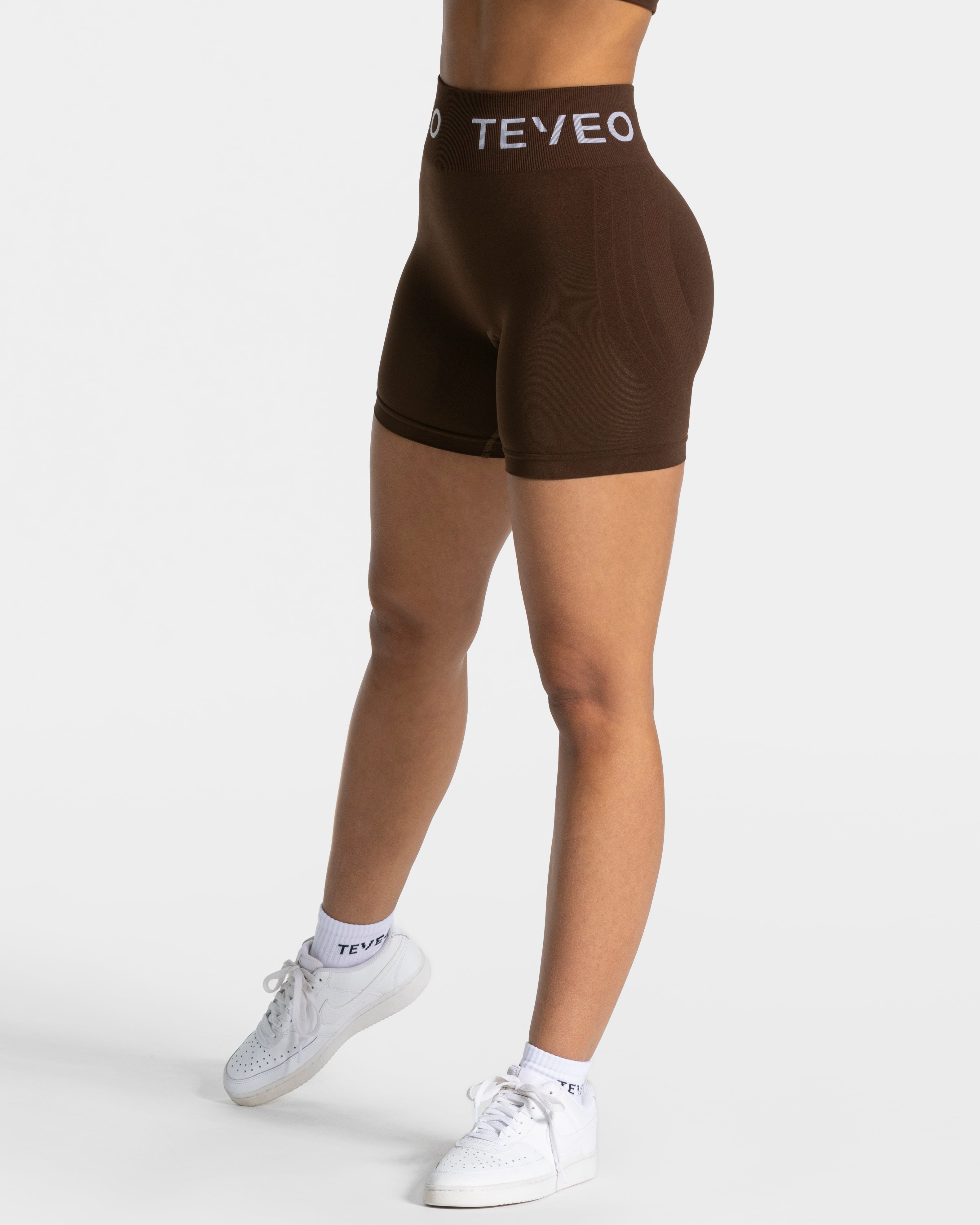 Signature Covert Scrunch Shorts "Dunkelbraun"