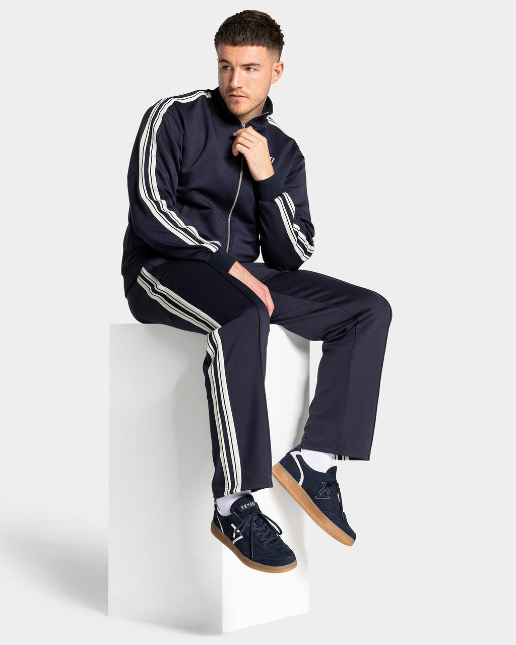 Classic Sneaker Men "Midnight - Off White"