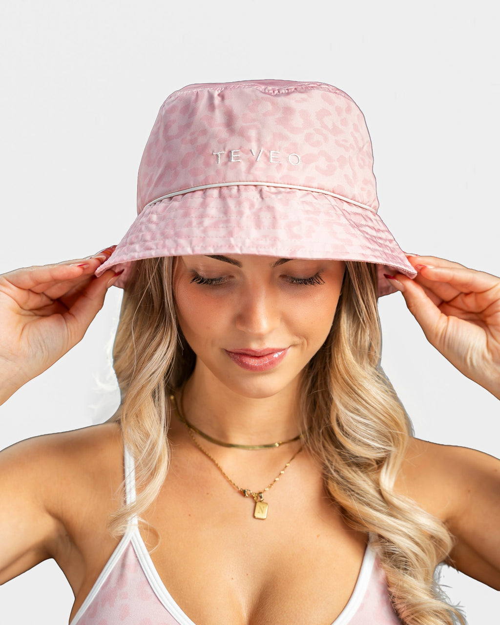 Contrastline Bucket Hat "Leo Rosa"