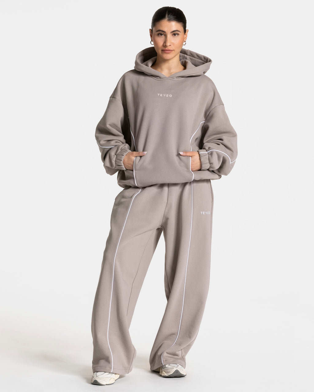 Contrastline Hooded Sweater "Stone"