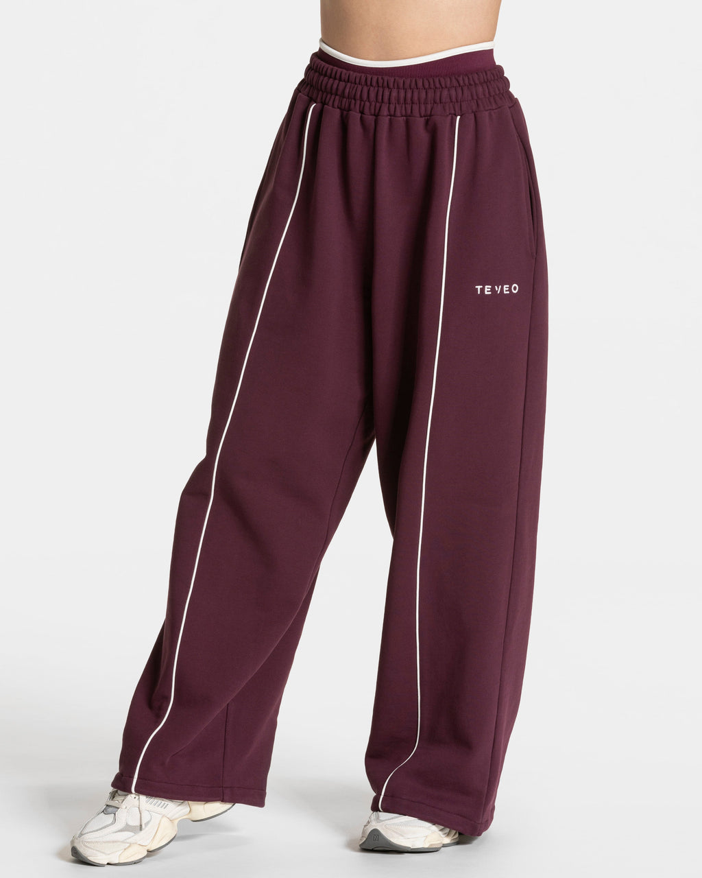 Contrastline Wide Leg Jogger "Pflaume"