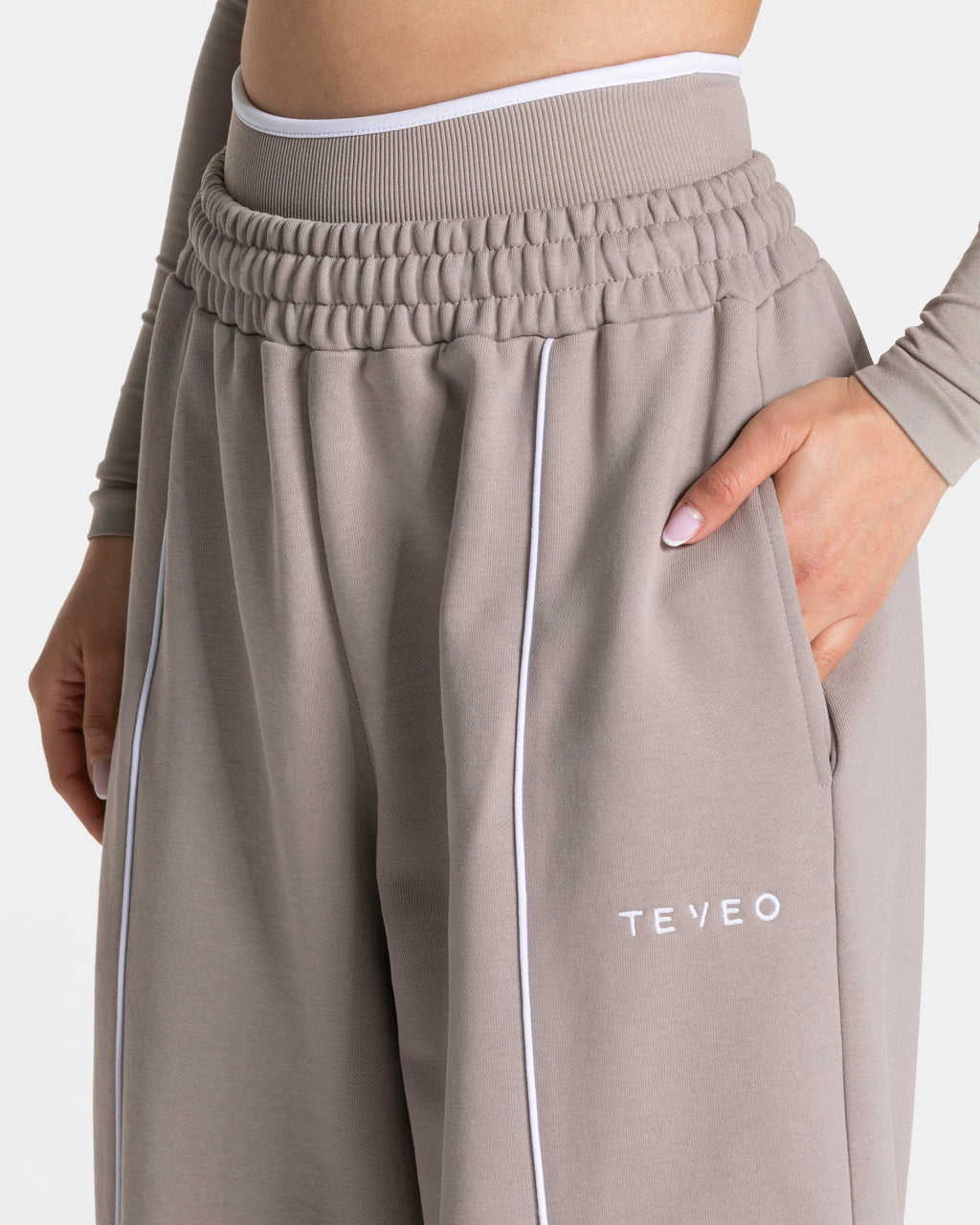 Contrastline Wide Leg Jogger "Stone"