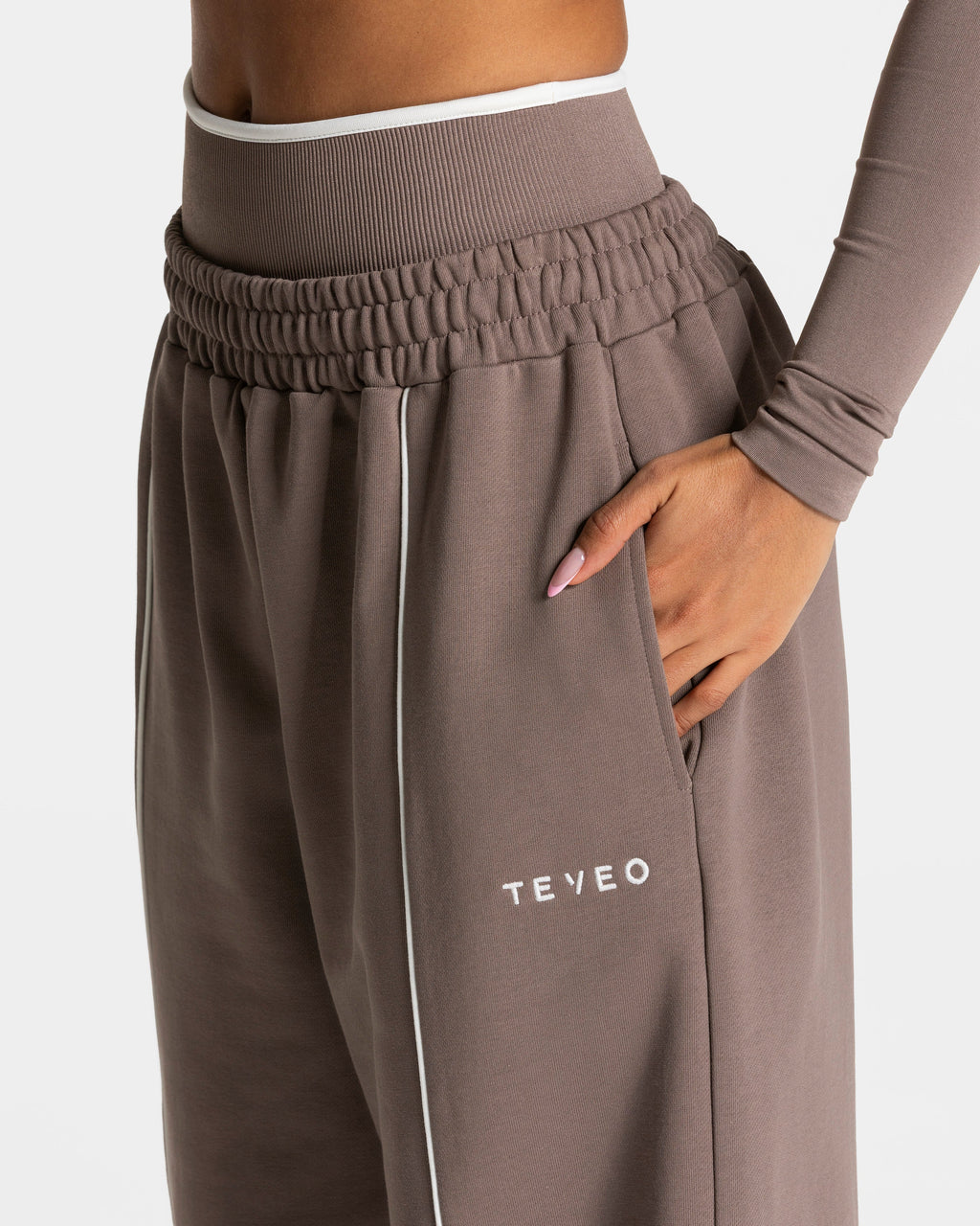Contrastline Wide Leg Jogger "Mokka"
