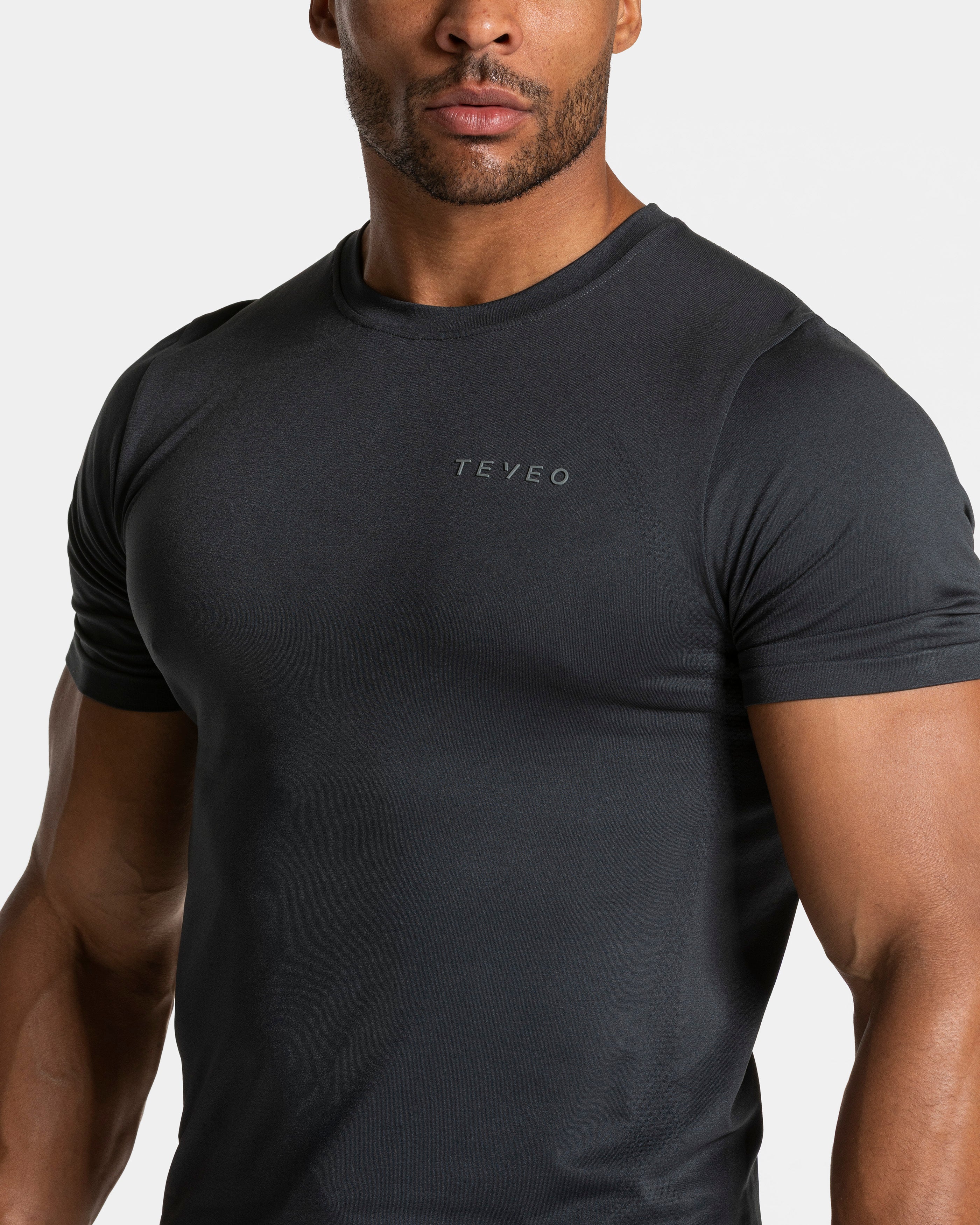 Pace Fitted T-Shirt "Gunmetal"