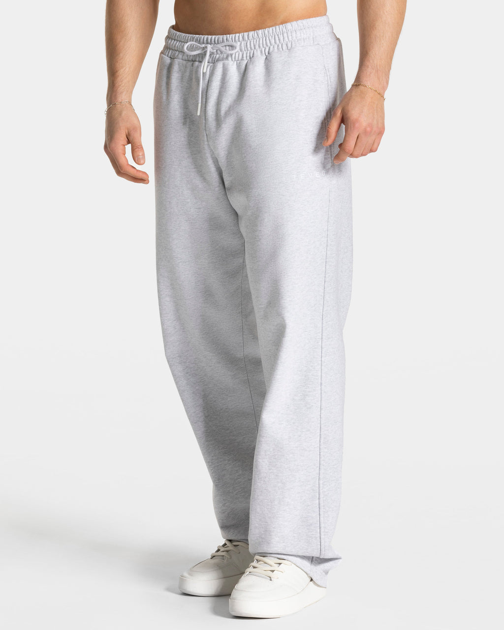 RI’VAIV Straight Leg Jogger "Hellgrau"