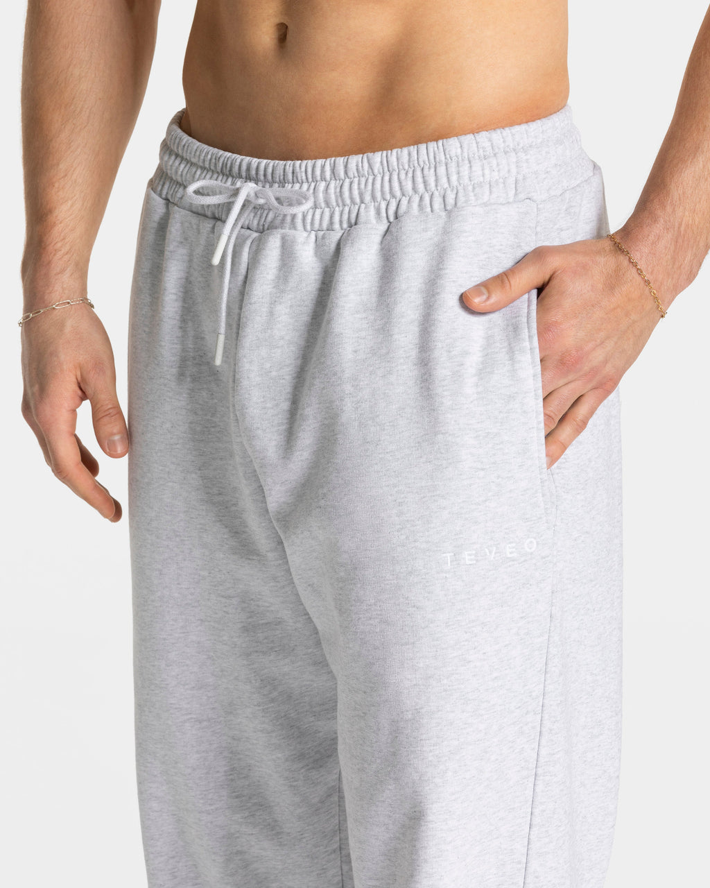 RI’VAIV Straight Leg Jogger "Hellgrau"