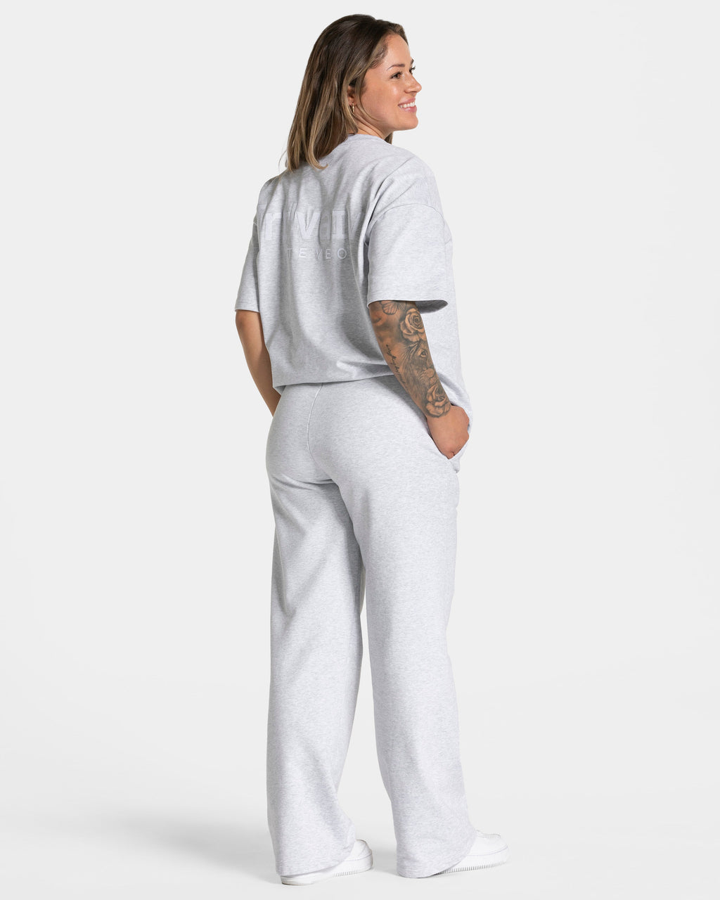 RI’VAIV Straight Leg Jogger "Hellgrau"