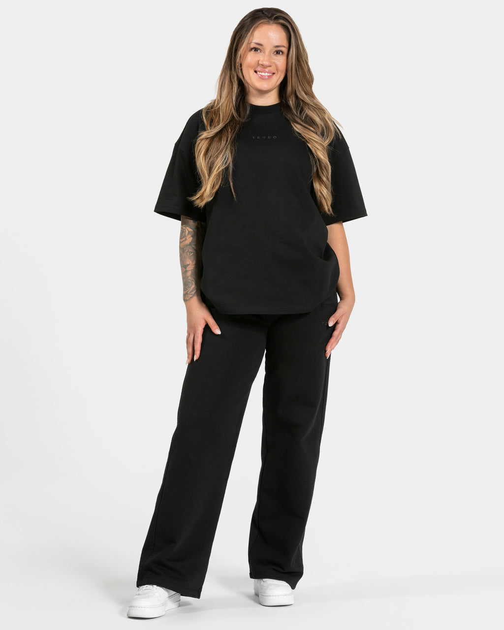 RI’VAIV Straight Leg Jogger "Schwarz"
