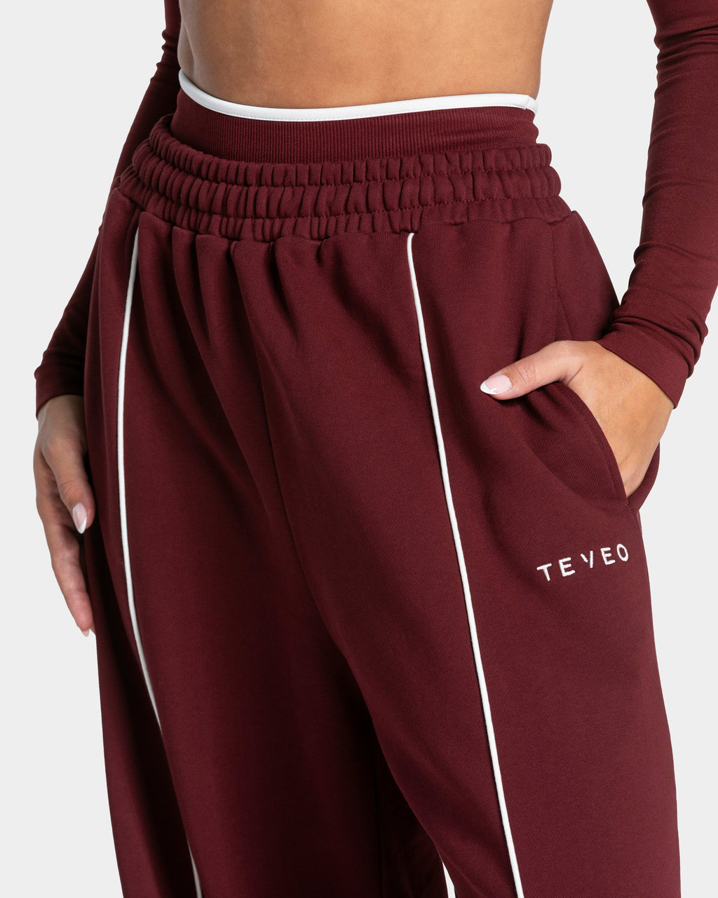 Contrastline Wide Leg Jogger "Weinrot"