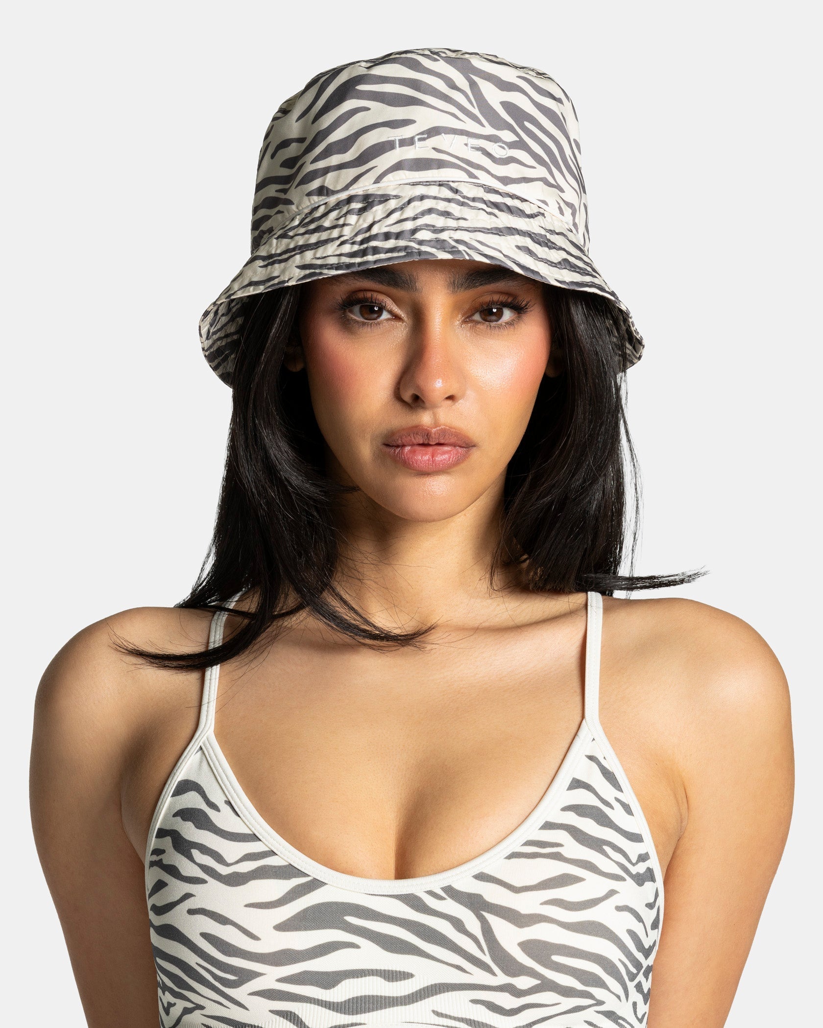 Contrastline Bucket Hat "Zebra Off White"