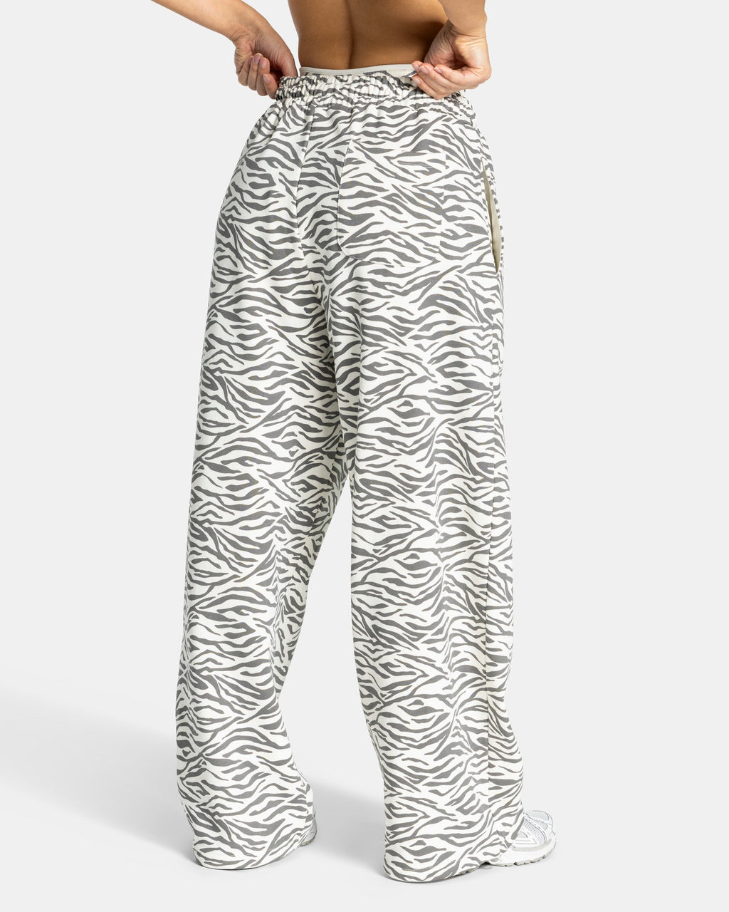 Contrastline Wide Leg Jogger "Zebra Off White"