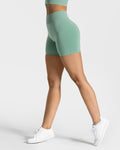 Timeless Scrunch Short "Salbei" - TEVEO